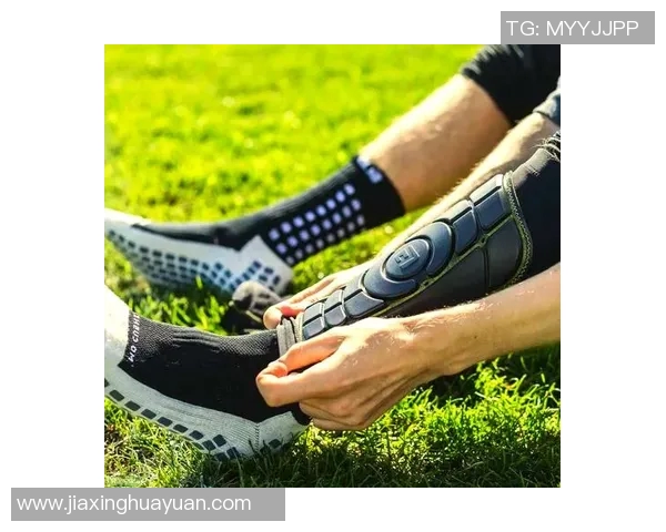 足球装备选购指南:必备护具推荐助你安全畅玩球场 足球装备选购指南:必备护具推荐助你安全畅玩球场