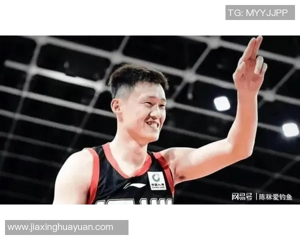 周鹏：从篮球场上的传奇到生活中的奋斗者，见证成长与坚持的故事