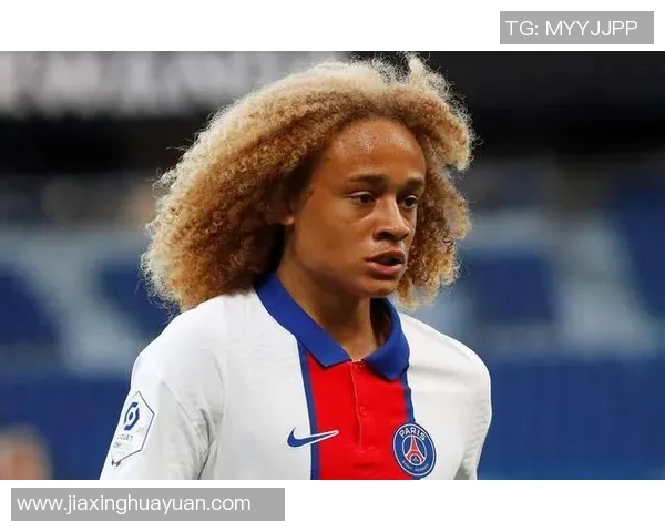 哈维西蒙斯的崛起与未来展望：从天才少年到足球巨星的成长之路