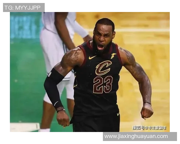 詹姆斯在勇士对骑士的比赛中上演惊天爆扣引发全场沸腾